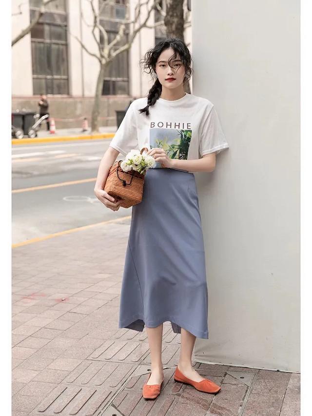 基础款t恤 基础款t恤怎么搭配好看？