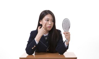 皮肤黑合适穿什么颜色 皮肤黑的人适宜衣服的搭配技巧