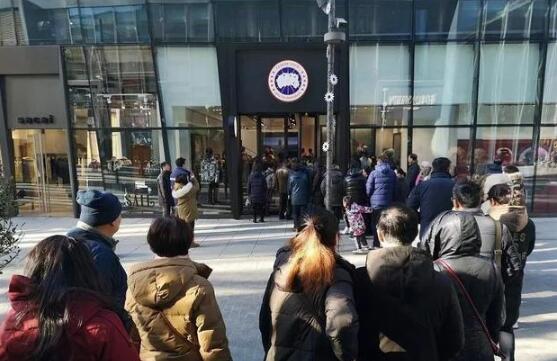 去年秋天开始 什么时候买羽绒服比较便宜划算？