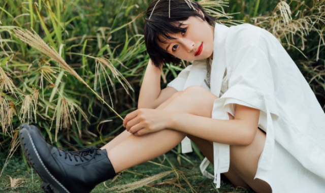 全黑连衣裙配什么鞋子 全黑连衣裙合适搭配的鞋子推荐