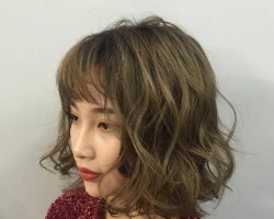 烫头发为什么会有头皮屑 烫头有头屑学几招轻松搞定