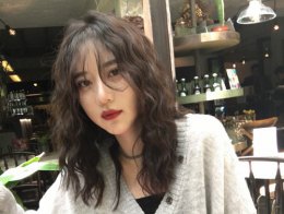 少女感十足的蛋卷头长发甜美减龄 圆脸娃娃脸女生最萌烫发设计