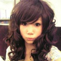 烟花烫女士发型图片 流行甜美的非主流烟花烫发型