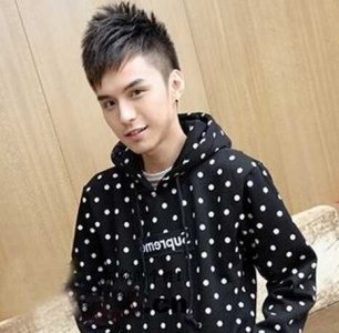 潮男必备短发 超显帅气的男生飞机头发型