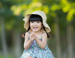 萌娃女童时尚发型 多款小女孩夏季扎发造型来袭
