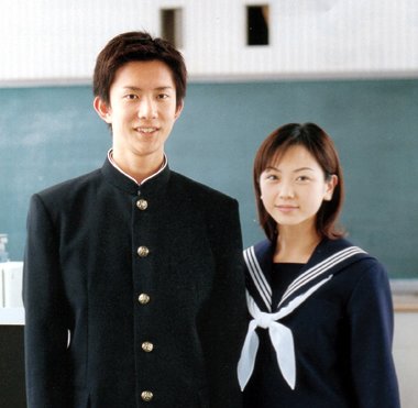 现在最时尚的男生发型叫什么 初中男生发型大全