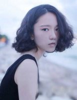 短发弄什么发型好看？韩式短卷发最IN显气质