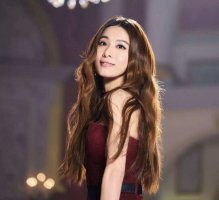 大饼脸比较合适的发型有哪些？ 四款发型让你秒变小脸靓女