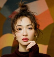 教你扎显脸小的丸子头 随你怎么玩都不乱 大脸女生值得借鉴