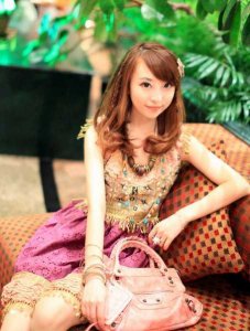 就爱梨花头 清纯田园风梨花头图片