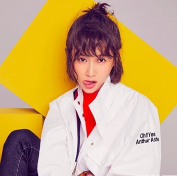少女服装与发型搭配效果图 女生帅气发型休闲衣服搭配图片