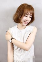 女孩子齐肩卷头发剪空气刘海 今季爆款风格的烫头发设计