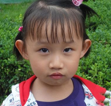 小孩的蘑菇头怎么扎小辫 蘑菇头该怎么扎