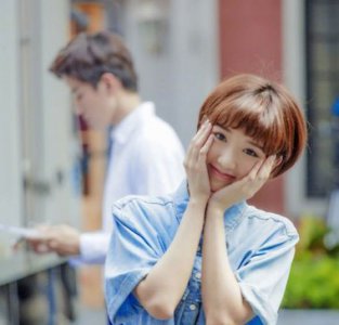 毛晓彤短发造型设计 现代小清爽秀恩爱发型这样做