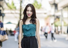 发量少脸长女生轻熟优雅长卷发look 搭配热点刘海拥有完美脸型比例