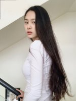今天把及臀长发剪了，集美看看我该不该哭泣