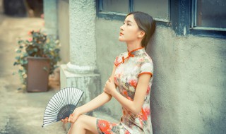 旗袍半开襟和全开襟的区别是什么 旗袍半开襟和全开襟怎么区分