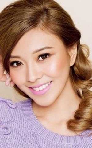 简单低马尾发型图片 女生气质慵懒马尾编发教程图