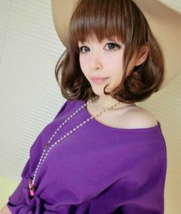 女生波波头卷发发型图片 最美空气感女生波波头发型图片分享