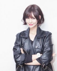 最百搭的短烫发发型 换对发型才知道本身竟然这么美