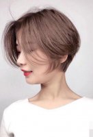 碎发多选对短发不会显毛躁 少女风情的女孩子短发设计