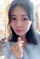 发量少女孩子合适的卷头发 挣脱单调款式的中发设计