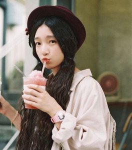 小脸女生适合卷发发型么 好看的美丽的卷发发型