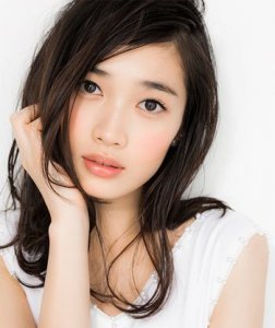 齐发尾内卷怎么剪 内扣淑女的女生卷发
