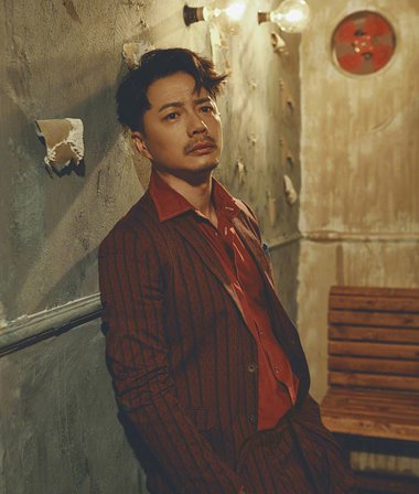 大叔级段奕宏的胡茬魅力 让中国男人魅力凸显