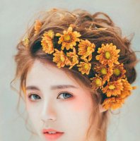 简单休闲凌乱的盘发发型 今夏就把你的长发盘成这样的发型吧