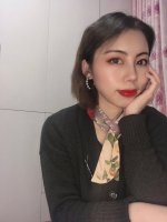 职场穿搭| 换个发型，耳环胸针丝带都安排上
