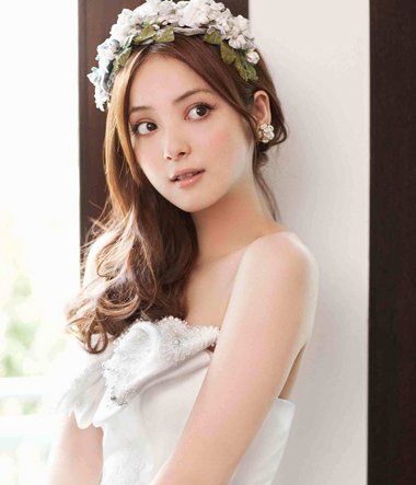 佐佐木希一见渡部建就笑 日本女星佐佐木希娃娃