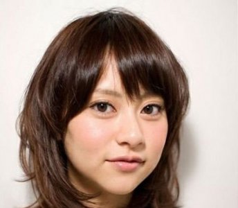 大脸女生适合的短发造型 最新胖女孩时尚短发