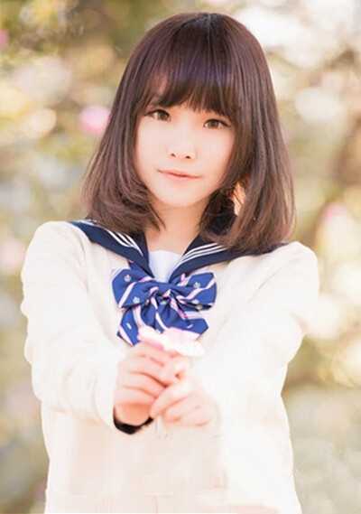 人气女学生中长发发型推荐 款款甜美修颜