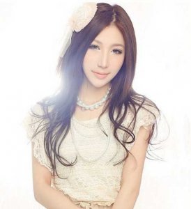 多款流行好看女生中长发发型图片大全推荐