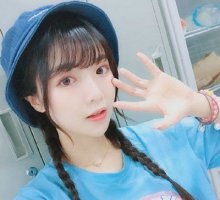 长直发女孩子夏季编发这样搭理 新颖流行又消暑