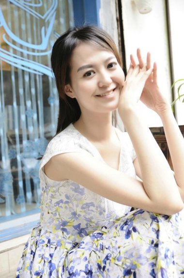 露出额头马尾比长发好看吗 额头宽发型直发长发