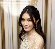 一头黑色发型2022开始回归 黑发这些造型款式更迷人更女神