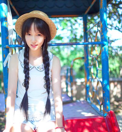 秋季发型小脸型适合什么发型 适合35岁女人小