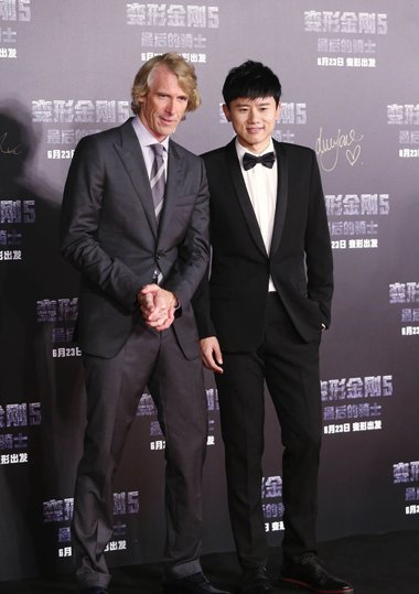 张杰纹理烫发亮相变5 非凡气质的发型设计
