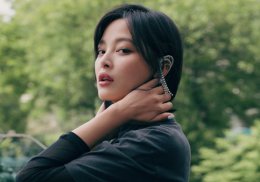 大脸辛芷蕾秋季齐肩直发图片 30+女士get同款中短发缩脸气质