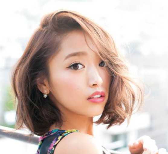 2022年女生时尚气质卷发造型 短发卷发造型图片女2022最新款