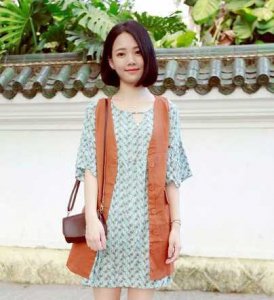 夏季靓丽女生短发街拍 完美演绎时尚短发发型