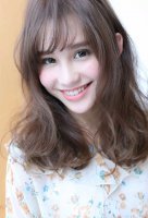 2022年女孩子烫发及颜色 演绎新代时光的卷发造型