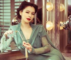 50+岁女士盘发发型 合适妈妈的端庄又气质盘发发型分享