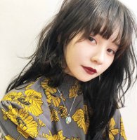20年方脸女生适合的长卷发新上线 风格百变造型多肯定能打动你