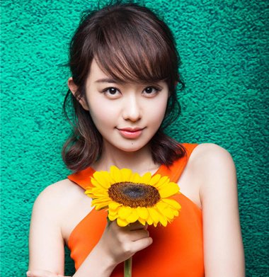 中短发如何搭配衣服 气质短发女生服装搭配