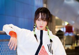 女学生脸大该绑什么发型 搞定刘海长发怎么扎都好看 还有扎法