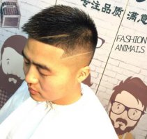 男生怎样理刀疤头 男生简单的板寸刀疤头发型
