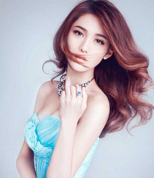韩国中长发发型女 最合适装嫩卖萌的韩国中长发发型